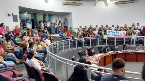 População de CV  lota sessão de votação de projeto para igualar salário de vereador e professor